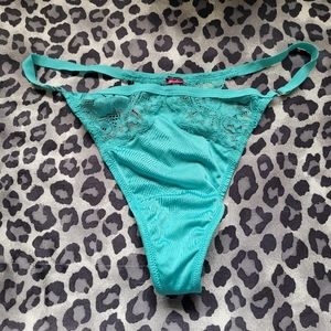 Victorias Secret Lace & Modal Thong Medium